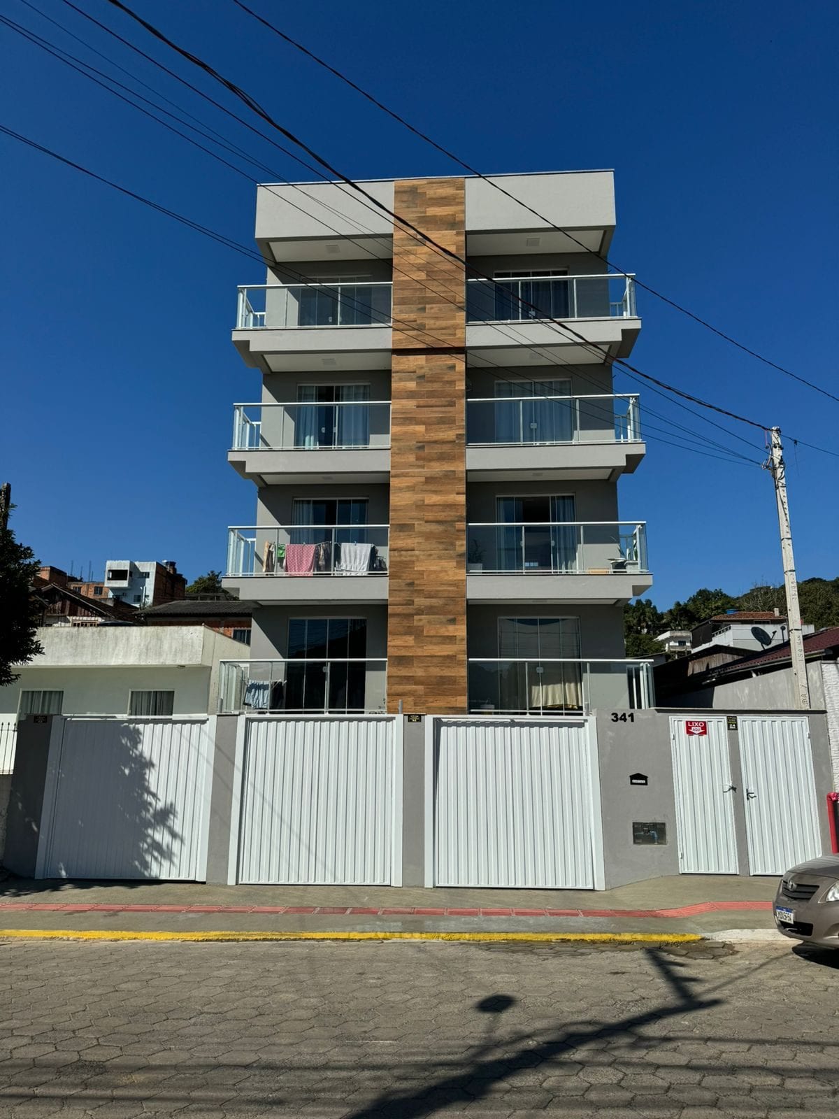 Apartamento - 2 dormitórios - 1 Suíte - localizado em Camboriú / Monte Alegre